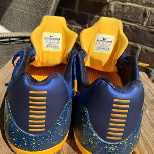 Kobe’s 💙💛 sweet summertime